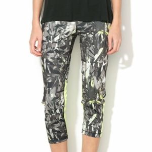 Nike Womens Pro Cooling Training Capris